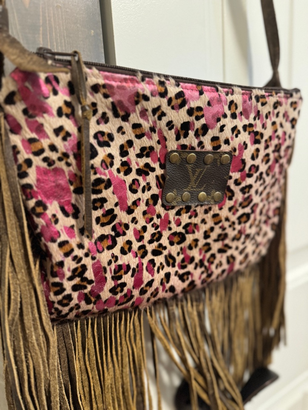 Fringe Leopard Print Crossbody Bag in Pink